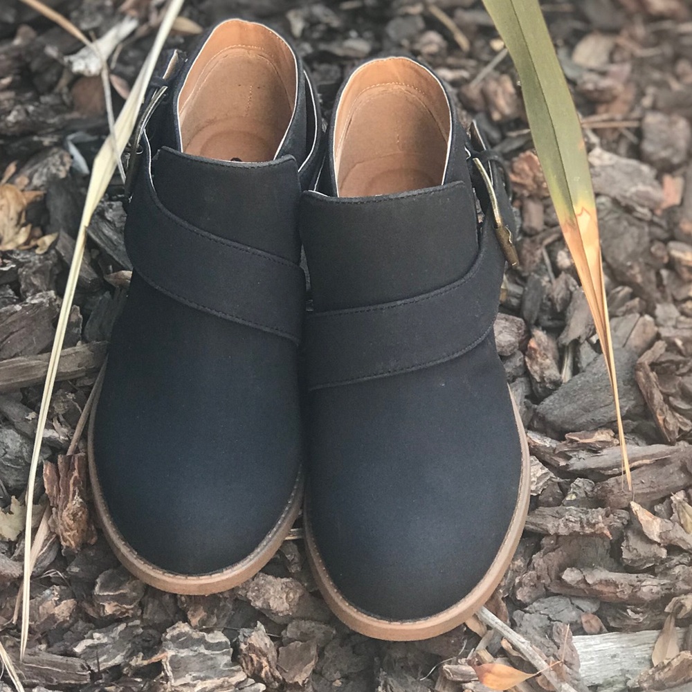 Buckled stacked heel booties - Picture 4 of 5